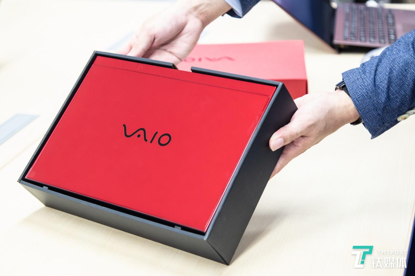 VAIO SX12耀世紅