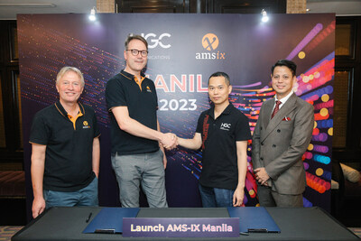左起: AMS-IX 国际合作总监Onno Bos; AMS-IX技术总监Ruben van den Brink; HGC环电国际业务国际数据策略及营运高级副总裁谭君骥; HGC 环电菲律宾总裁Michael De Castro